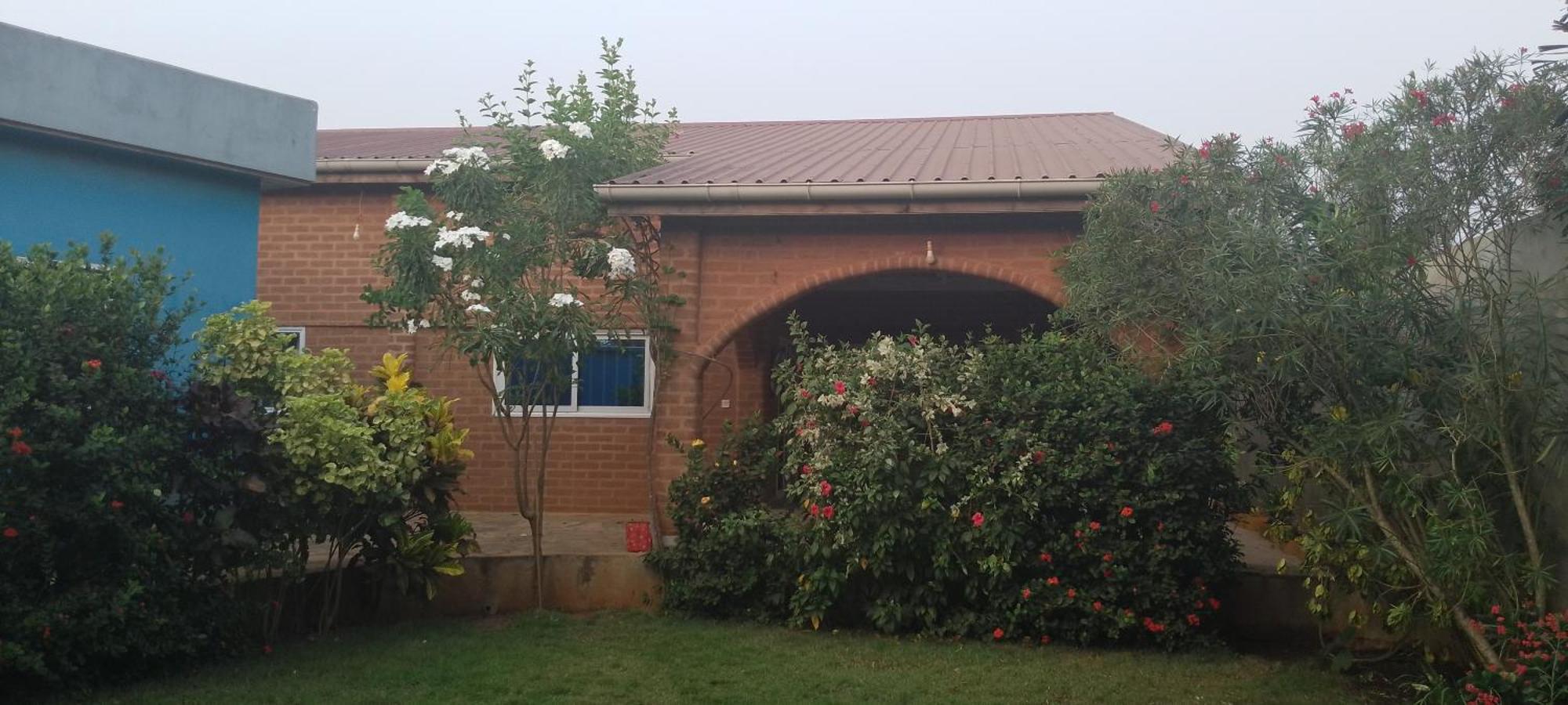 Maison Charlotte Forever Chambre d'hôtes chez un couple belgo togolais Lomé Exterior foto